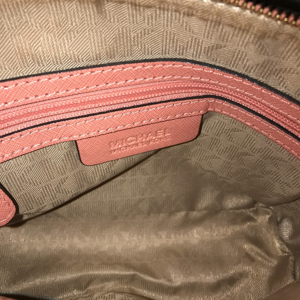 MICHAEL Michael Kors light pink purse - Picture 3 of 4